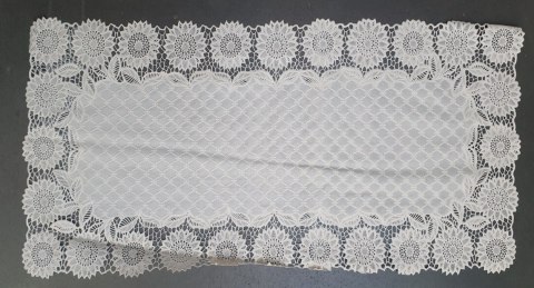 Bieżnik obrus koronkowy pvc 40 x 84 cm beżowy