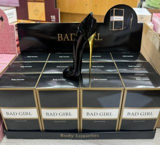 Perfum Bad Girl 30ml flakon szpilka czarno-złoty